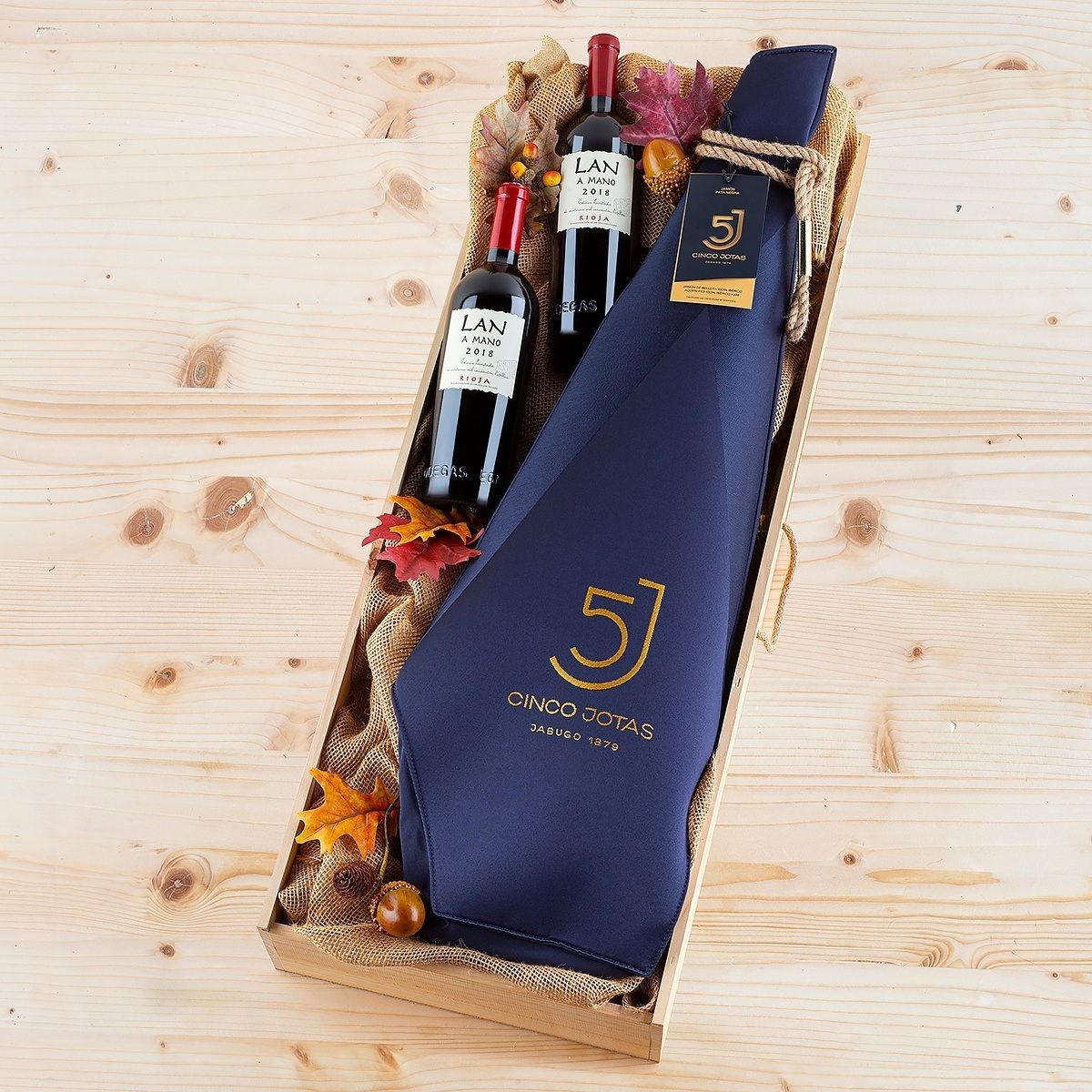 Christmas bundle with Cinco Jotas 100% Iberian acorn-fed ham and LAN Handmade wine