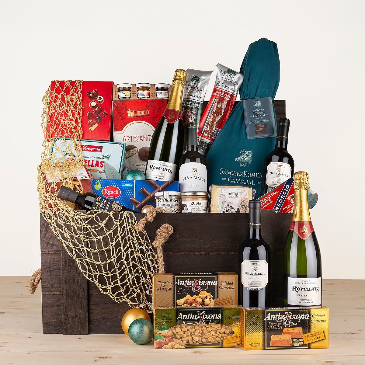 Christmas Chest with 100% Iberian Bellota Shoulder Sánchez Romero Carvajal