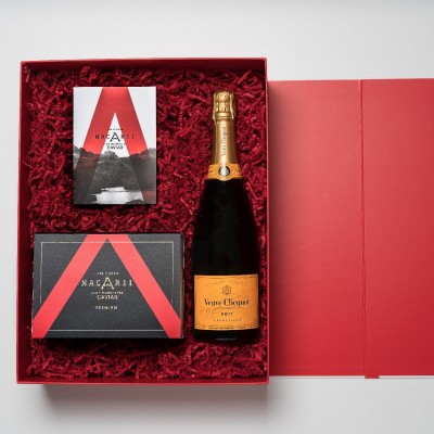 Estuche Caviar Nacarii Premium y Champagne Veuve Clicquot